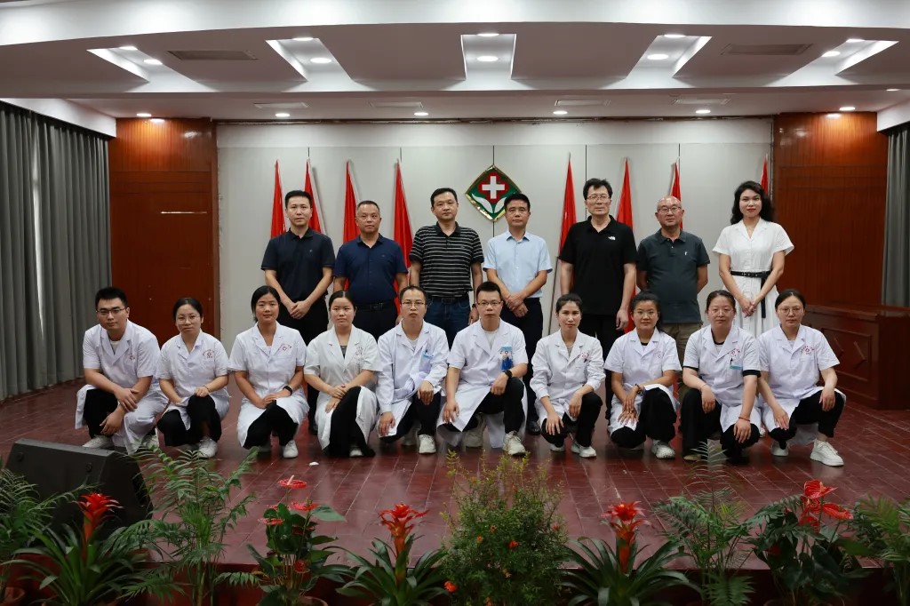 崇尚人文精神，彰顯醫(yī)者仁心丨老河口市第一醫(yī)院舉辦醫(yī)師節(jié)慶?；顒?dòng)